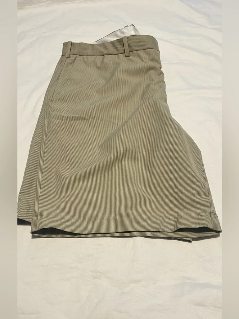 Walter Hagen Men”s Tan  & White Pinstripe Flat-Front Golf Shorts Size 40 - Picture 5 of 12